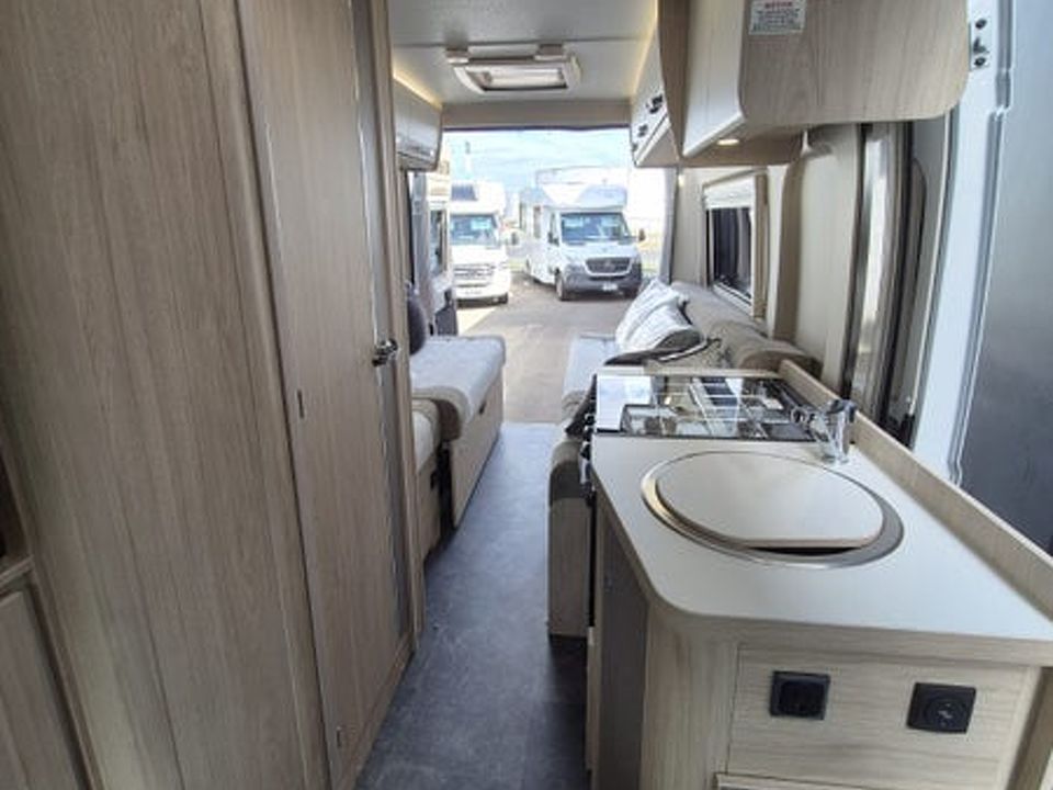 Elddis Autoquest CV20