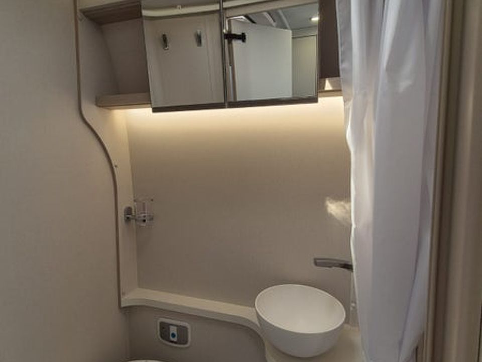 Elddis Autoquest CV20