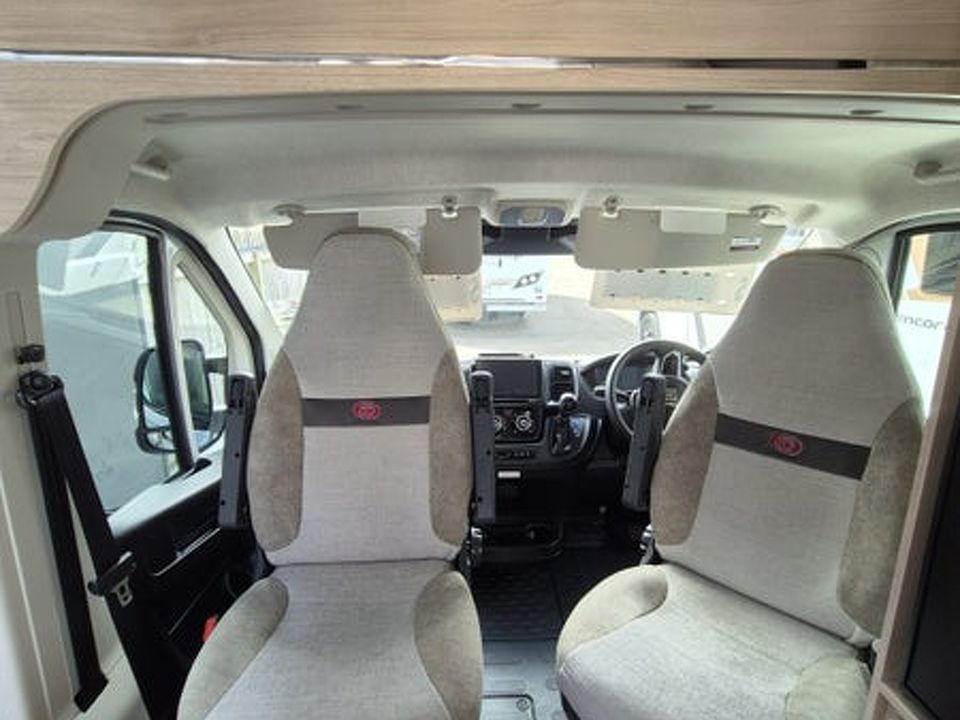 Elddis Autoquest CV20