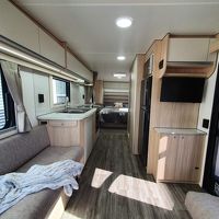 Thumbnail of Leisureline Vista 674 Mid Shower