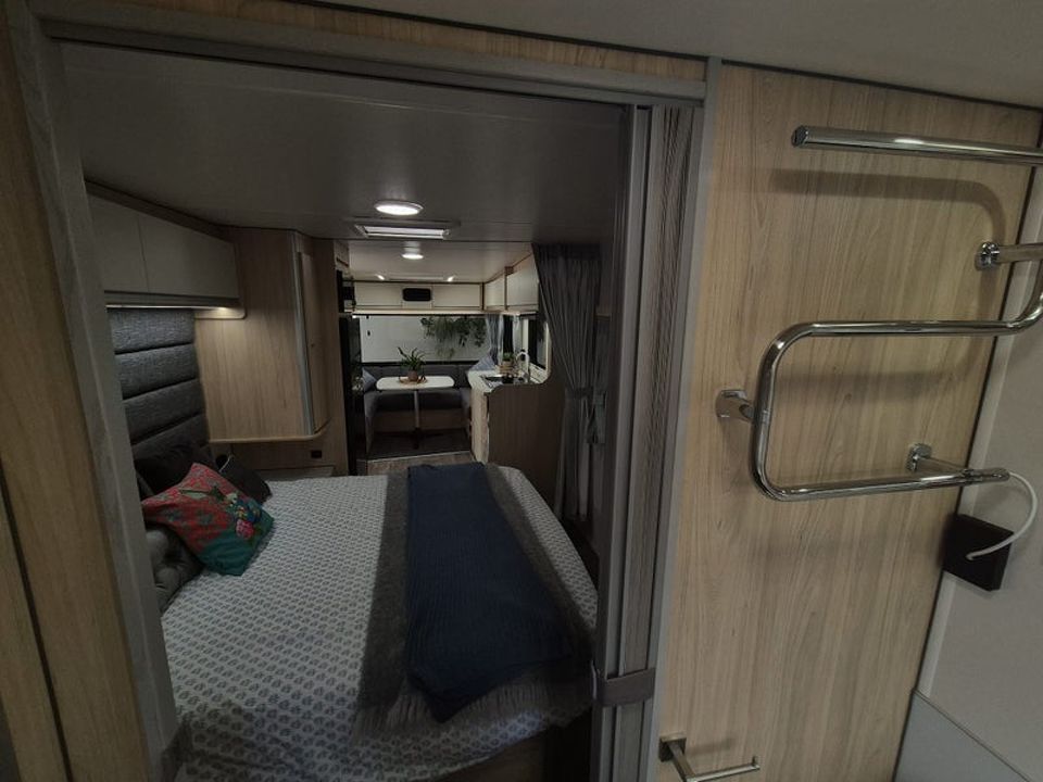 Leisureline Vista 674 (End or Mid Bathroom)