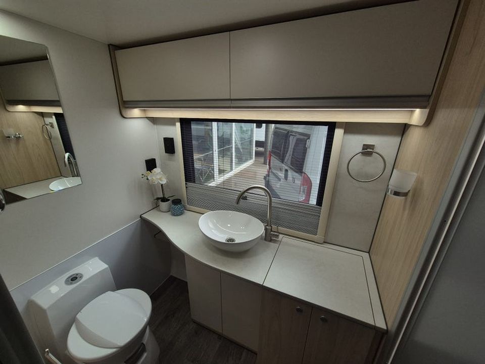 Leisureline Vista 674 (End or Mid Bathroom)