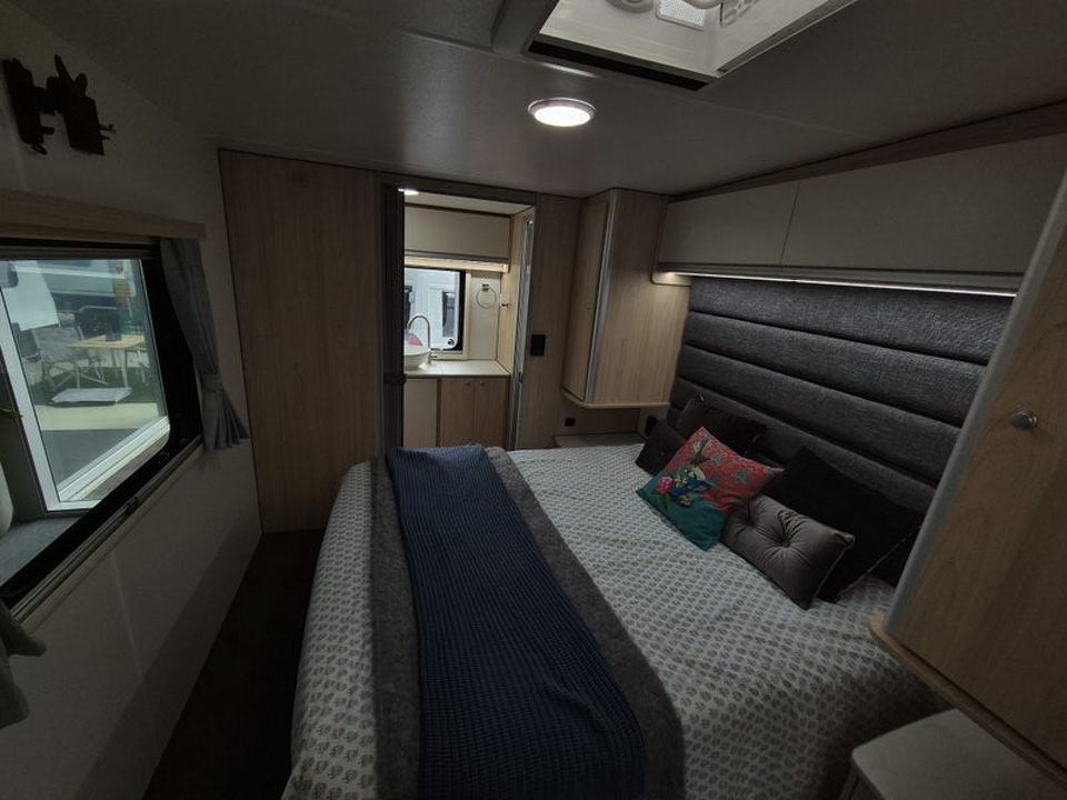 Leisureline Vista 674 (End or Mid Bathroom)