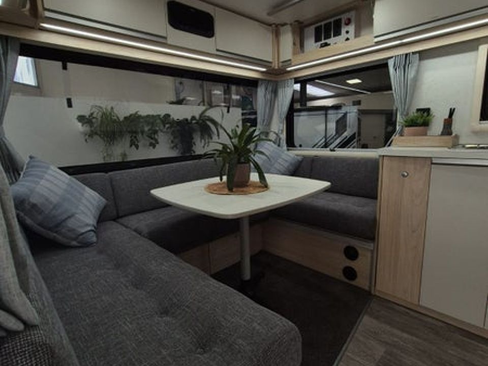 Leisureline Vista 674 (End or Mid Bathroom)