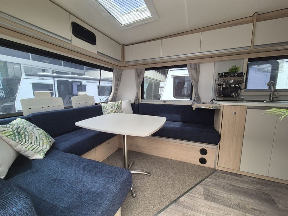 Leisureline Vista 674 (Mid Bathroom)