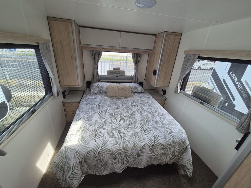 Leisureline Vista 674 (Mid Bathroom)