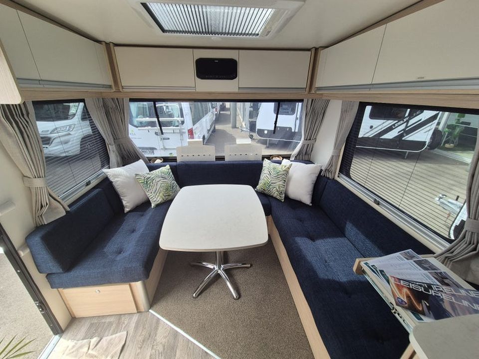 Leisureline Vista 674 (Mid Bathroom)