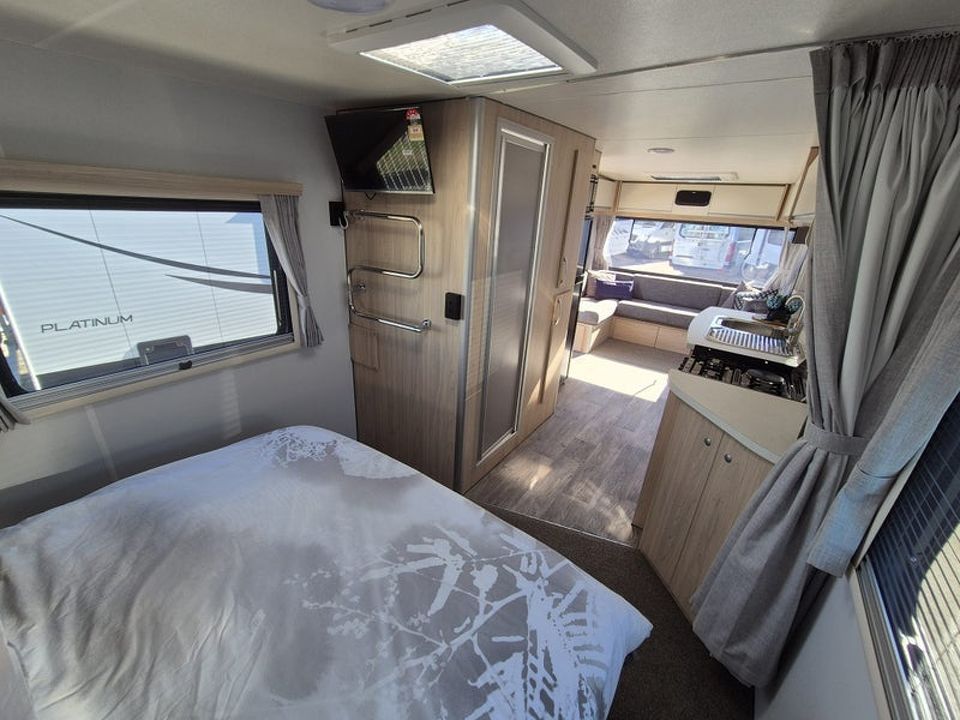Leisureline Vista 674 (Mid Bathroom)