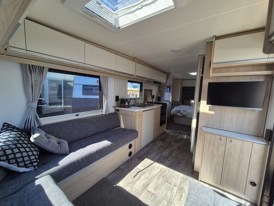 Leisureline Vista 674 (Mid Bathroom)