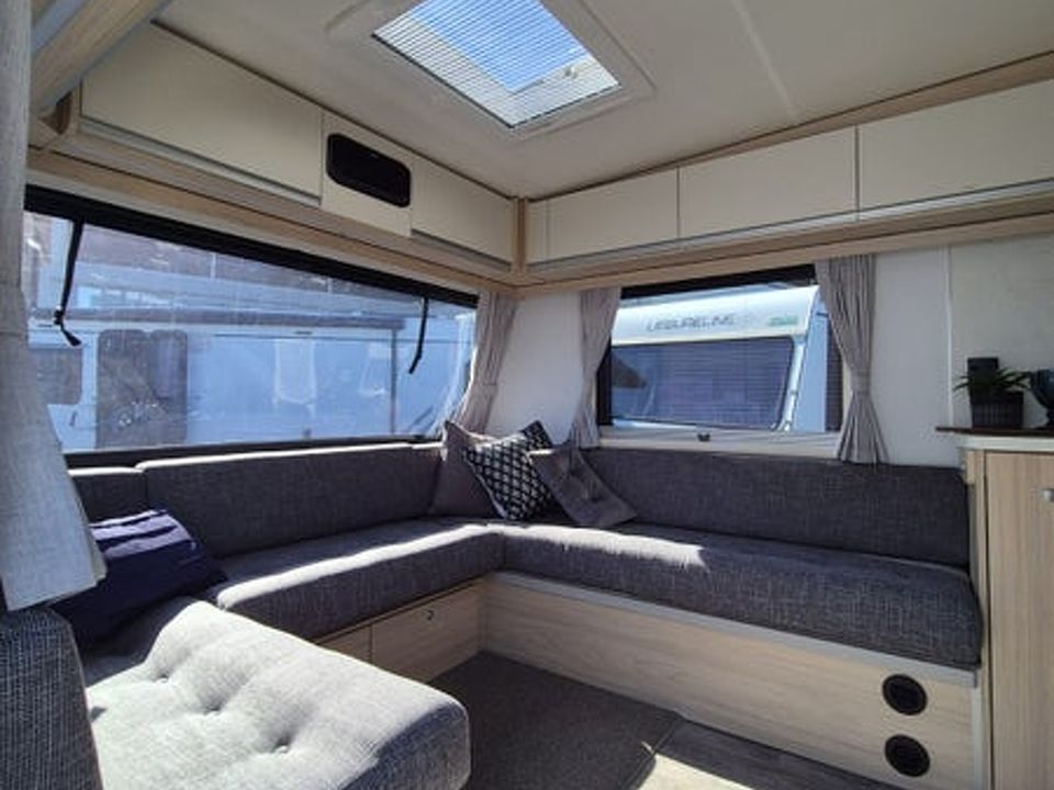Leisureline Vista 674 (Mid Bathroom)