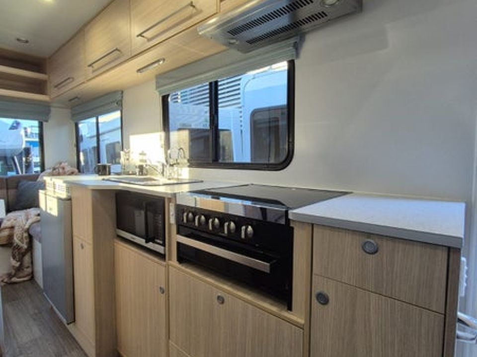 Kea Platinum Mercedes Sprinter 6 Berth