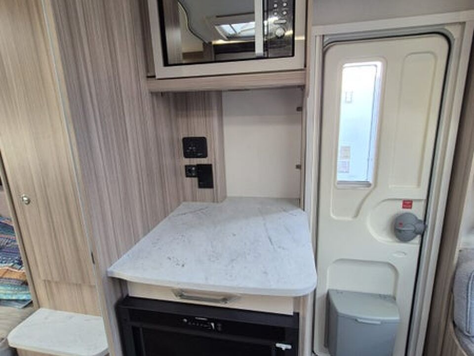 Coachman Acadia 575