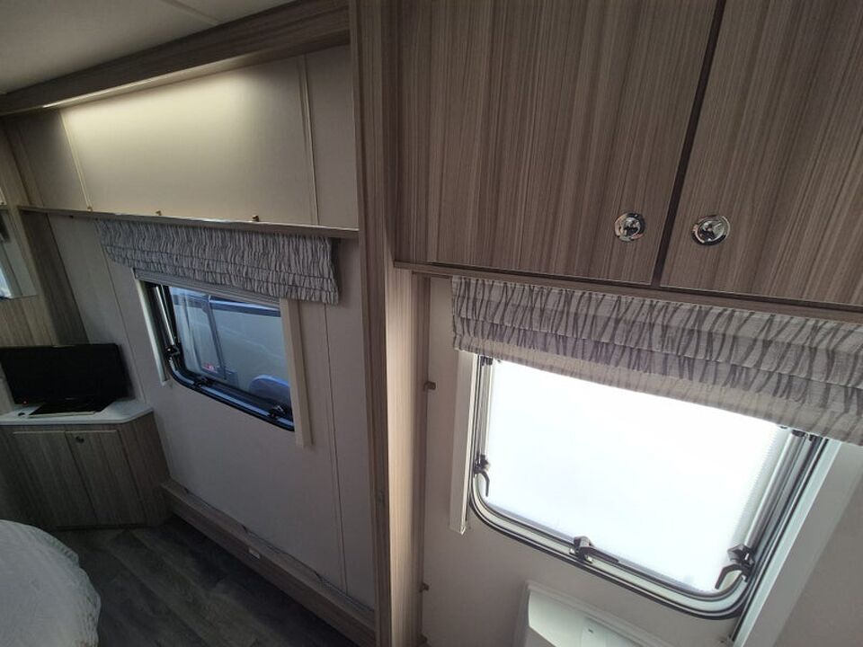 Coachman Acadia 575