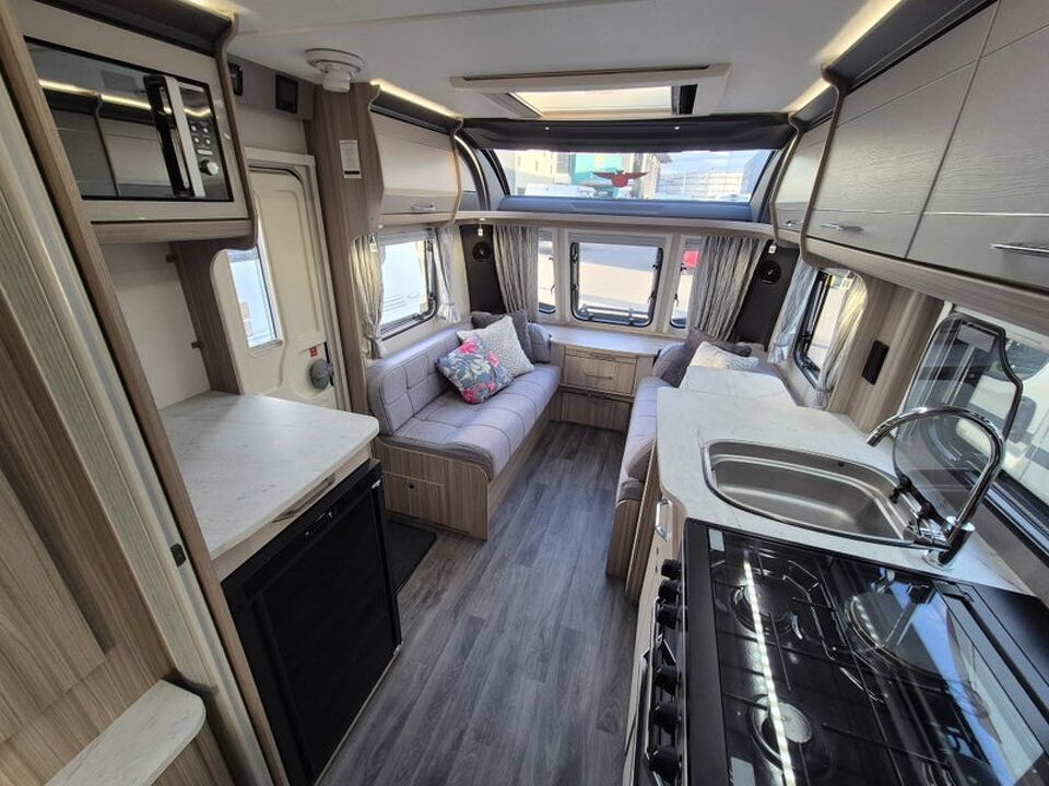 Coachman Acadia 575