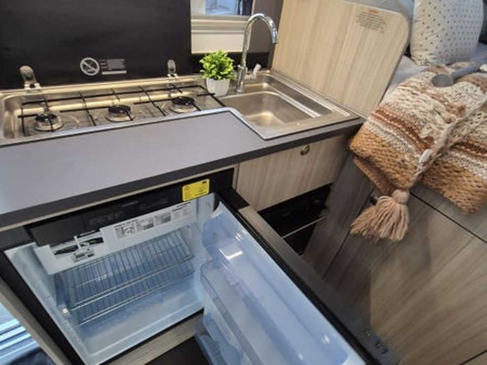 Adria s60sp Sunliving